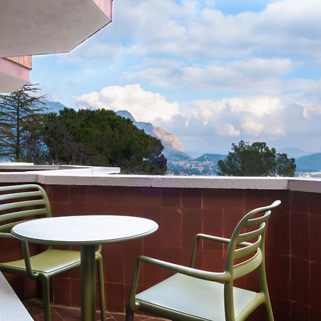 Checkin Montserrat Collbató Dış mekan fotoğraf